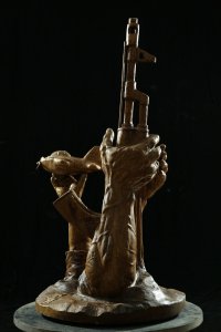 Хоть и не картина, а дерево!
Памятник погибшему пилоту Су-24. Автор Александр Ивченко.