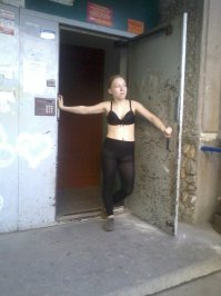 В качестве эксперимента парень неделю выбирал наряды для своей девушки, и вот результат