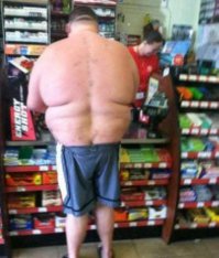 Знатный "культурист"! Работает чисто "на массу", сушиться некогда.