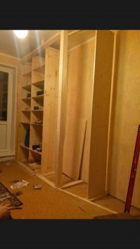 Тоже сейчас рукожоплю шкаф купе. Только он будет как стена, встроенный. Правда я этим никогда раньше не занимался, и хз что получится, но пока что идет все по плану)))