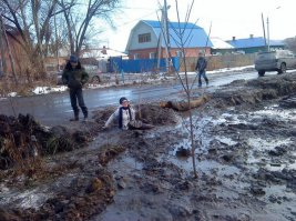 Не дососала. Выставили из лохсуса на мороз :)