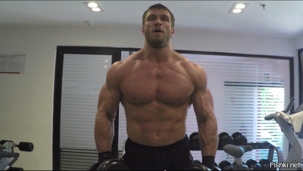 Опять гей-пропаганда.
Автор забыл как должен выглядеть мужчина?