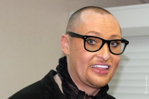 Оно тоже мелькает на экране.