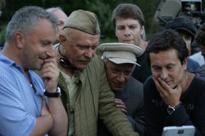 А вот ещё шедевры теперь уже российского **КИНО** !!! Блин у кого ОНИ учились? Наверное не у ГАЙДАЯ?