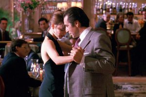 Фильм снят по роману Джованни Арпино «Мрак и мёд» (1969). Роль Фрэнка Слейда в фильме «Запах женщины» принесла актёру «Оскар» в номинации за лучшую мужскую роль, что стало его первым успехом после семи предыдущих номинаций