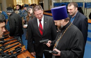 «Добрым словом и револьвером можно добиться большего, чем одним добрым словом»