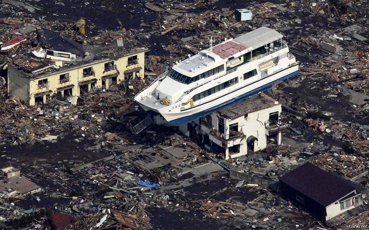Землетрясение и ЦУНАМИ В Японии в 2011 году