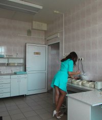 Медсестра на каблуках???  Бред!!!