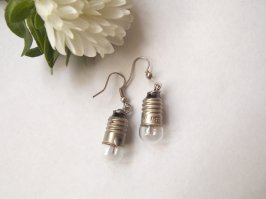 Для полного гарнитура еще сережек не хватает)