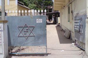 Япония может отказаться от буддийского символа из-за Олимпийских игр 