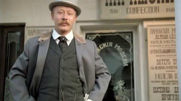 А мне он в роли Вожеватова в "Жестоком романсе" очень нравится!