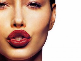 Знаменитости с самыми чувственными губами