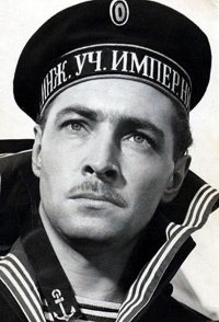 Вячеслав Васильевич Тихонов ,что за манера появилась прозападная -не упоминать отчества . Для современного поголовья пожалуйста, хоть кличками называйте, а для уважаемых Советских людей отчество упоминать обязательно !