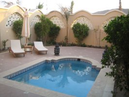 Да, каждому свое по карману.
Просто мы летали в Хургаду, отель Makadi Spa (pool suite).
Деньги те же что и в Доминикану и т.п.

Вот так выглядит персональный дворик номера. 
Специально выбирали отель, что бы не было детей и можно было насладиться друг другом.