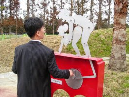 от радиации давно не стояк, вот тешатся воспоминаниями