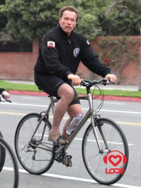 Он и на обычных катается: