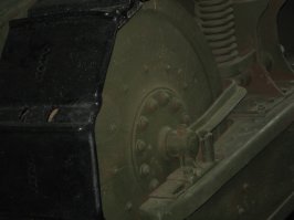 Молодцы!!!
Кстати, был в Кубинке: у оригинального французского FT-17 передние катки делались-таки деревянными: