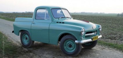 первым  внедорожником с несущим кузовом был вот этот вот ГАЗ-М73.