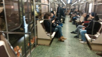 Извиняюсь за качество, на ходу фоткал, но и такие вагоны ходят. Очень классно выглядит.