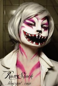 Девушка с помощью макияжа превращает себя в ужасных монстров из ваших кошмаров