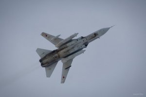 Над Екб вчера СУ-24МР летали) Это Россия))