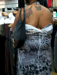 Сиськи на спине? Оригинально!)