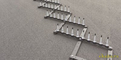 Если вот эту штуку в снегу прикопать, видео было бы намного зрелищней и веселей...