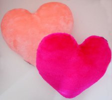 В магазине:
- дайте мне эту красную плюшевую жопу.
- извините... это не жопа, это сердце...
- я 20 лет работаю кардеологом! И я знаю как выглядит сердце! А это жопа.