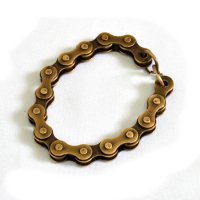 Да-да... Ещё пара свежих идей: браслет из велосипедной цепи и, внимание!!! ВЕЛОСИПЕДНАЯ цепь из велосипедной цепи.