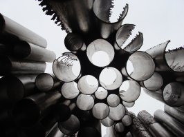 И памятник Я.Сибелиусу в Хельсинки