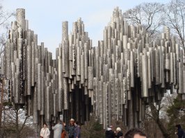 И памятник Я.Сибелиусу в Хельсинки