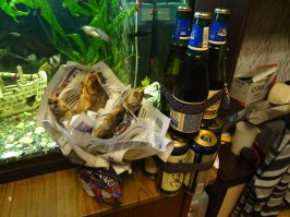 Вы ошибаетесь, последний подарок не мне, а мужу, от друзей; мне запомнится намного больше колечка . Мужской торт: