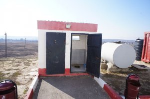 Отъезжаешь на сотню км от Москвы.... и вливаешься в реальность... и это в лучшем случае ... за Уралом так вообще хавайся ...