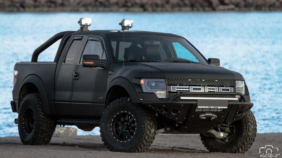 Вот про таких людей я и писал...
Знаю что бесполезно писать, но...
Вот могу еще вариант предложить.
По внедорожным качествам крузак нервно курит в сторонке. По комфорту и наворотом ничуть не хуже крузака...
Форд ф-150 Раптор.
.