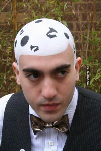 Как нужно одеваться мужчине, когда он начинает лысеть