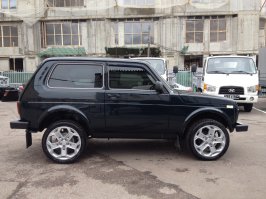 St. Tropez -  необычная модификация советской "Нивы"