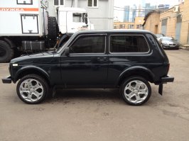 St. Tropez -  необычная модификация советской "Нивы"