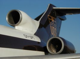 поищу подробности. канадская авиаремонтная компания. Помимо ремонта 727 известна так же разработкой пакетов модернизации - они модернизировали авионику и ставили законцовки крыла с "винглетами" (Winglets, не знаю как это по русски) + замена боковых двигателей на более поздние с повышенной двухконтурностью (но те же jt8d). А вот самое радикальное - несколько самолетов (хотя некоторые источники говорят что чуть не несколько десятков) с современными (относительно) RR rb183, которые имеют больший диаметр и больший расход воздуха. Про то что они сами сделали двигатель я не говорил. Я говорил что поставили абсолютно нештатные двигатели с серьезным изменением конструкции планера.  Соответственно переделывали хвостовую часть с расширением отсека и новым воздухозаборником. Не очень элегантным на фоне оригинала)))  машины принадлежали UPS, 2 частных также известны. Сертификат летной годности выдан (если верить источникам) без какого либо участия боинга, на саму эту компанию (благо она так же имеет отношение к авиаконструированию), по сравнению с боингом - это не более чем небольшой независимый авиаремонтный завод со своим КБ.