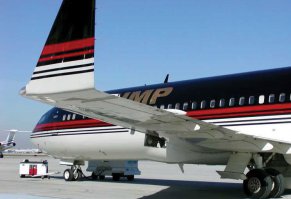 есть интересный нюансик, дональд трамп у них самолеты обслуживает, а 727 еще и "тюнил". Возможно и поддерживает. Вот его прошлый самолетик модернизированный этой компанией.