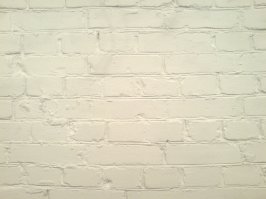 Я вот не люблю имитацию, всё равно видно, что не настоящее. У себя в комнате просто затёр конктретные дыры и щели в затирке, и просто покрасил. Но автору, за труды, уважение и почёт.