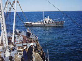 зачем   далеко  ходить  ?  Вот  аральское  море    сейчас.
и  раньше