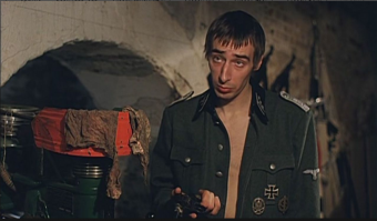 Алло, Фашист? Это Илья.
Нам трофеи нужны.