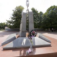 Ростов-на-Дону. БТР на бульваре Комарова, памятник парк Плевен пр. Стачки