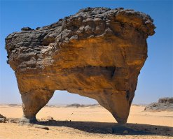 Самые необычные скалы и горы в мире