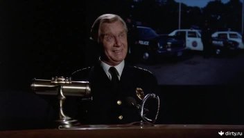 - А что такого сделал Махони?
- Махони сделал одну вещь... оооочень... ну оооочень нехорошую вещь!