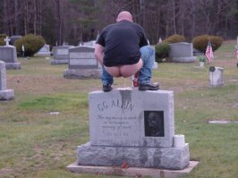 Минутка сумасшедшего кладбищенского юмора 