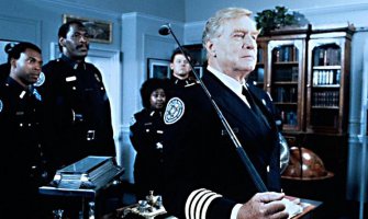 Сегодня как раз новость пришла из США,скончался актер, игравший коменданта Лассарда в «Полицейской академии».