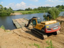 Напомнило... У него под ковшом ещё и соляра приныкана...