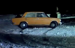 Ипполит на оранжевой "тройке" в фильме "Ирония судьбы или с лёгким паром".