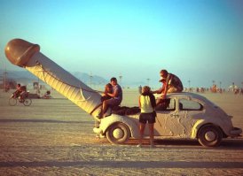 18 самых запоминающихся автомобилей из мира кино